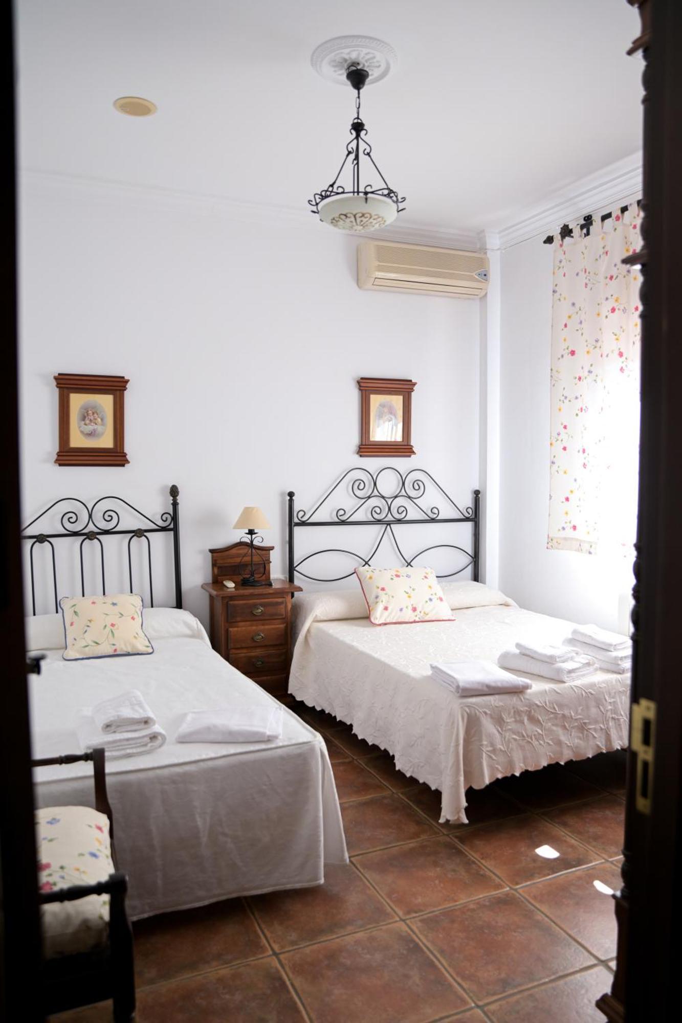 Casa Rural La Encina Орначуелос Екстериор снимка